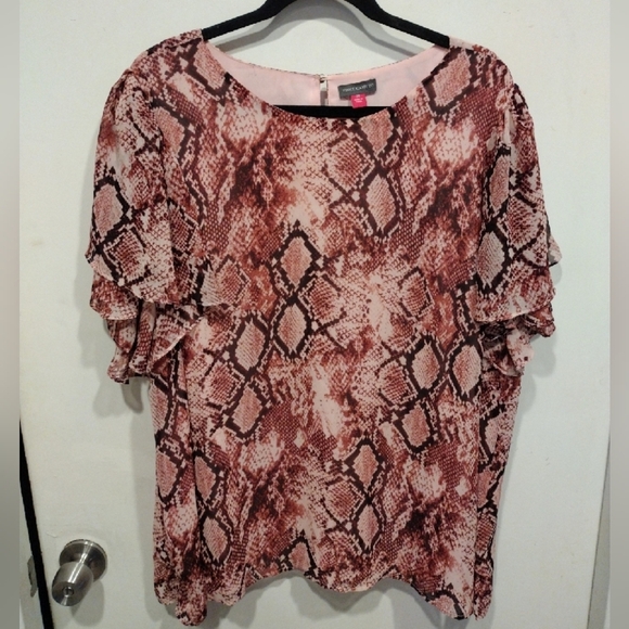 Vince Camuto Tops - Vince Camuto Women's Pink Chiffon Snakeskin Print Top Sz 3X-Career Event Mobwife